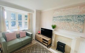 Coastal 2 Bedroom Maisonette With Parking